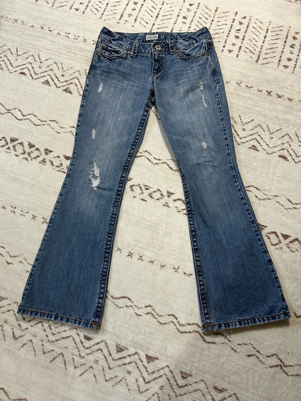 Aeropostale Hailey Flare Jeans Medium Wash Distressed Stretch Denim 7/8 Y2K - Picture 2 of 6